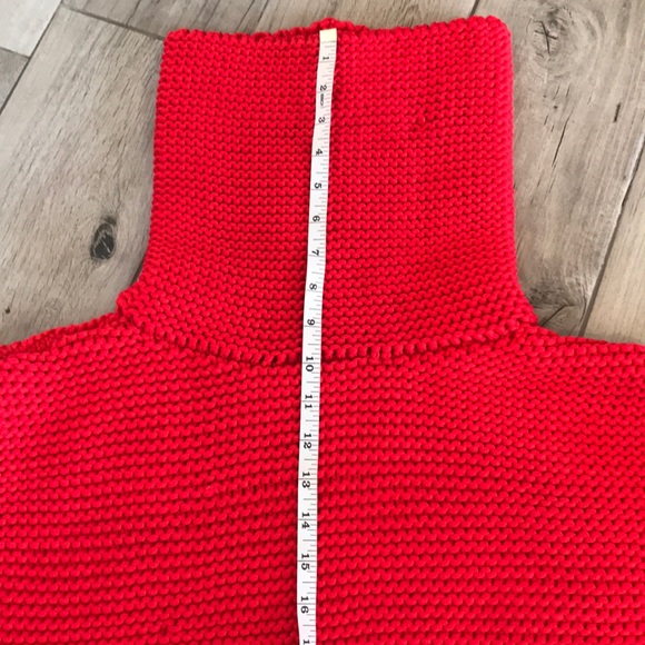 Red Extra Thick & Chunky Knit Turtleneck Sweater - Picture 4 of 8